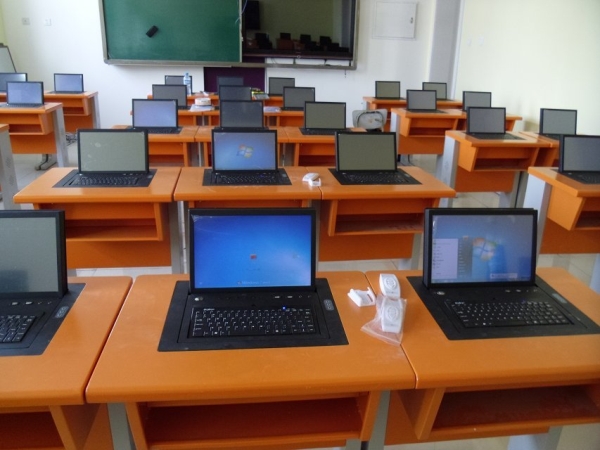 超薄電動翻轉電腦桌（含液晶顯示屏不帶主機位）