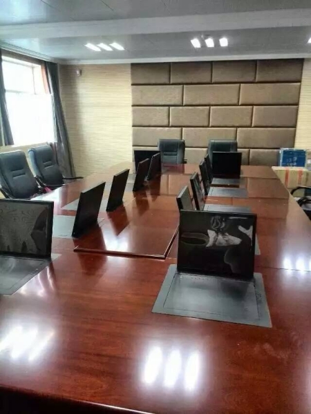 液晶屏翻轉電腦桌（不帶鼠標鍵盤）